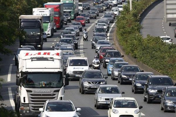 L'autoroute A6 lors des départs en vacances 