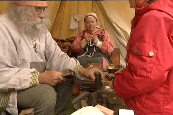 Le marché médiéval organisé ce weekend au château de Pirou est une invitation à découvrir les  pratiques de nos lointains ancêtres les Vikings 