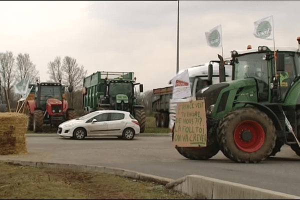 Le blocage d'une plateforme Carrefour à St-Vulbas (01)