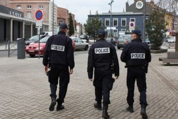 Des policiers en patrouille à Lille-sud. 