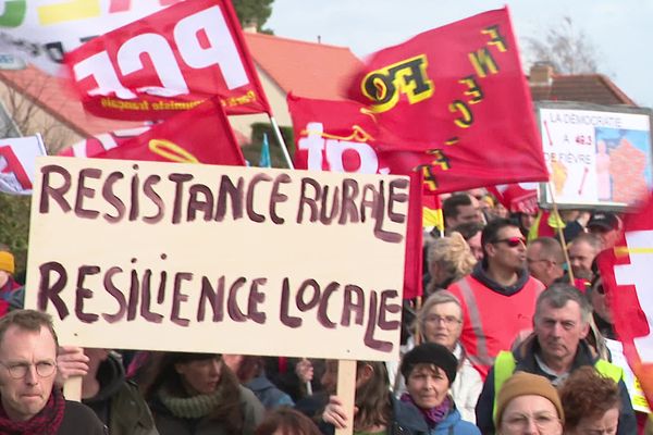 300 personnes étaient présentes dans la manifestation contre la réforme des retraites à Bouquehault dans le Pas-de-Calais.