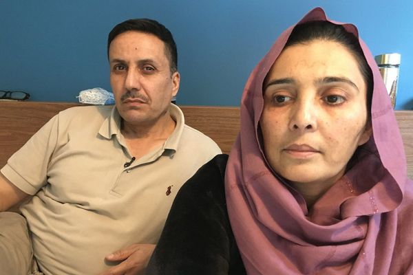 Abdul Sattari et sa famille vivent dans une chambre d'hôtel à Saint-Nazaire