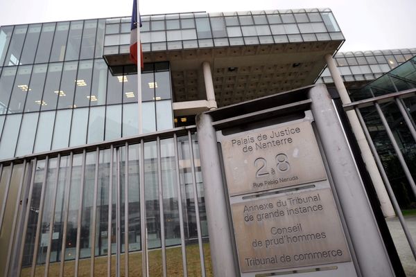 300 personnes qui étaient présents dans le tribunal de Nanterre ont été évacuées.