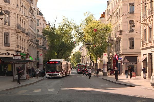 La trame circulatoire de la presqu'ile de Lyon va changer. Au 01 janvier 2025, la presqu'ile lyonnaise passe en zone à trafic limité.