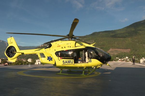 Le SAMU 38 se dote d'un nouvel hélicoptère pour intervenir sur tout l'arc alpin - octobre 2022