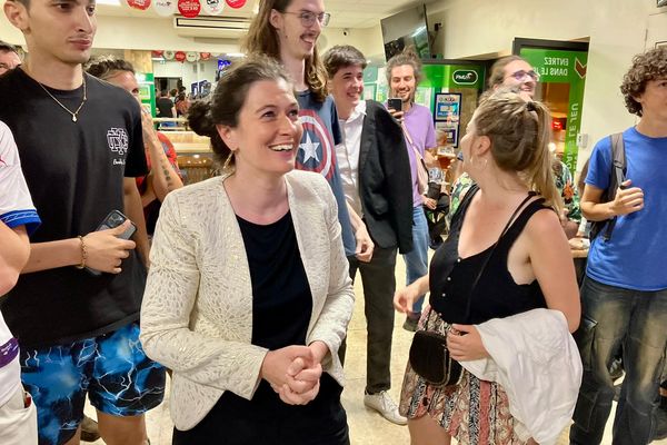 Nathalie Oziol députée sortante LFI (Nouveau front populaire) dans la 2e circonscription de l'Hérault au soir du premier tour des élections législatives 2024.