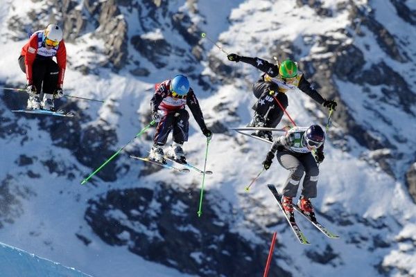 Suivez en direct streaming l'épreuve de ski cross avec Ophélie David. 