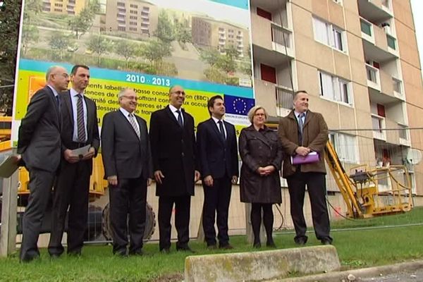 Harlem Désir en visite dans le quartier Orgeval, Reims (51)