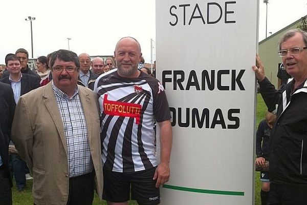 Franck Dumas, inaugure le stade de Moult qui porte son nom, samedi 1er juin 2013