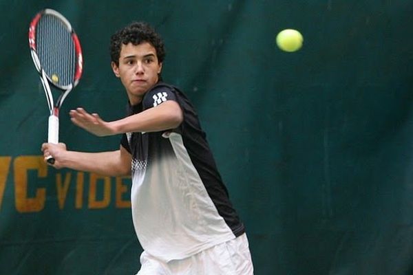 Laurent Lokoli lors du tournoi international des moins de 16 ans à Chambon en  février 2010