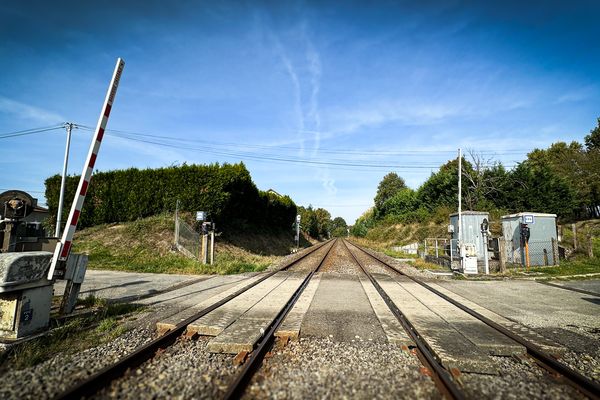 Panne sur un passage à niveau sur la RN 147, ce mercredi 6 mars. (photo d'illustration)