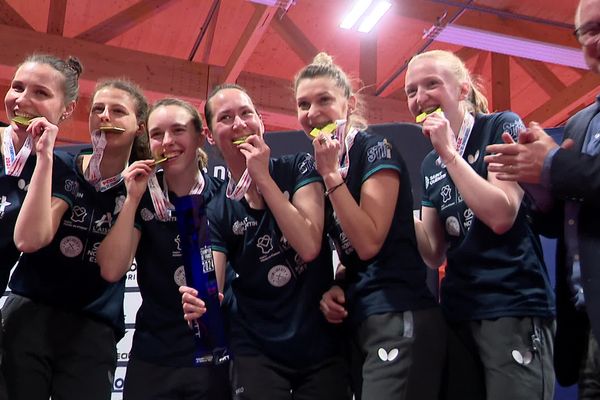 Après 14 victoires consécutives, le tennis de table de Saint-Quentin (TTSQ) décroche le titre de champion de France de Pro A dames.