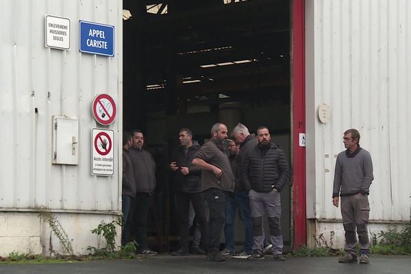 Les 123 salariés de l’entreprise Batimétal, à Douvres-la-Délivrande, dans le Calvados, doivent continuer à venir travailler alors que leur usine ne tourne plus, sous peine de ne plus être payé. Ils seront fixés sur une probable liquidation judiciaire le mercredi 13 novembre 2024.