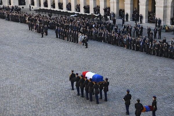 Les obsèques de Charles Aznavour dans la cour des Invalides.