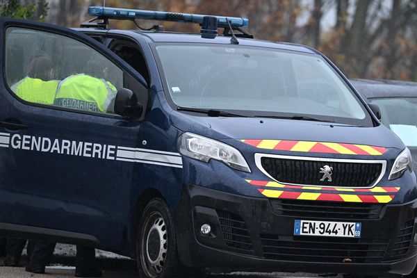 L'enquête a été confiée à la brigade de recherche de Saint-Marcellin, en coopération avec la section de recherche de Grenoble.