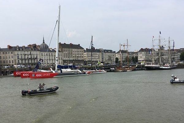 L'Idec Sport et le Bélem prêts à partir depuis le Quai de la Fosse, à Nantes, pour les Etats Unis pour la traversée The Bridge 2017. 