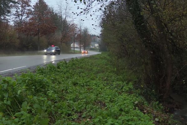 C'est sur cette route au Creusot que la moitié du corps a été retrouvée.