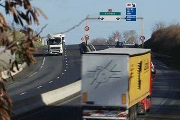  Croutelle, commune située au sud de Poitiers, est traversée par la Nationale 10.