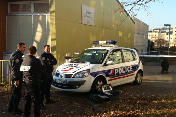 Les tirs ont eu lieu devant le gymnase Châteaufarine