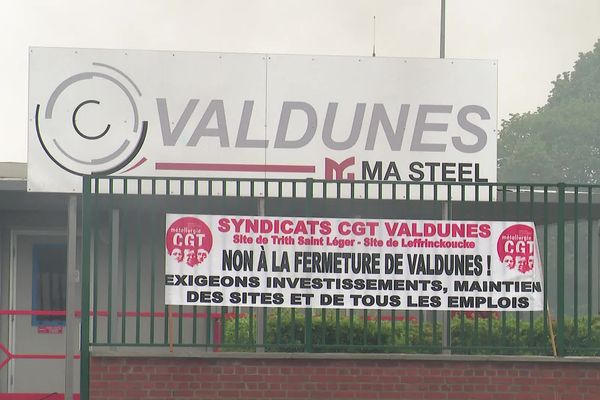 Devant l'usine Valdunes, une banderole adressée directement à l'Etat.