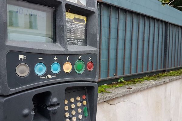 La Ville de Caen évoque "un dysfonctionnement" des horodateurs en zone rouge et jaune