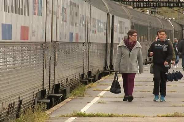 Le train de la présidentielle fait escale à Montpellier pour la journée du 3 avril et jusque 19h, il était ce dimanche en gare de Sète - 2 avril 2017