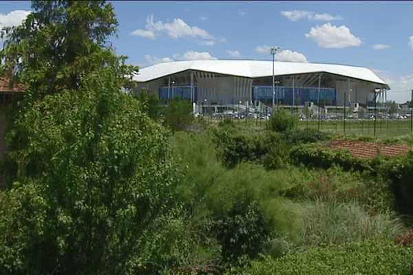 Un stade de 60 000 places au fond du jardin...