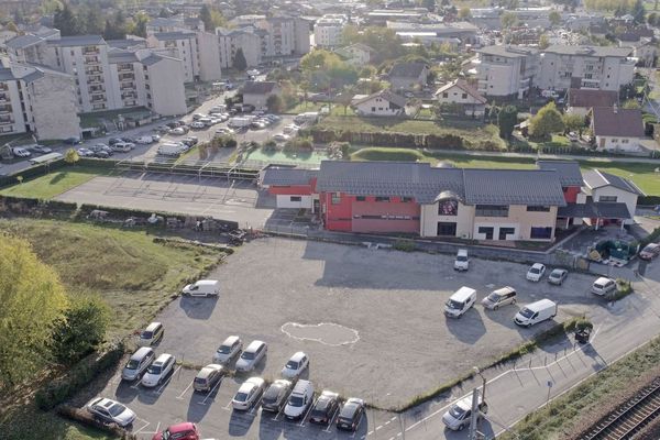 L'école pourrait être construite près de la mosquée de la CIMG, Confédération islamique Millî Görüs, à Albertville.