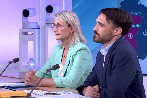 Valérie Graby, candidate du Rassemblement national et Anthony Brondel, candidat La France Insoumise - Nouveau Front Populaire sont sur le plateau de France 3 Franche-Comté pour le débat concernant la première circonscription du Jura.