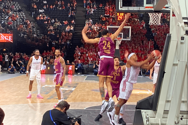 Les Alsaciens de la SIG donnent tout à la fin du dernier quart-temps de la finale de la Coupe de France de basket