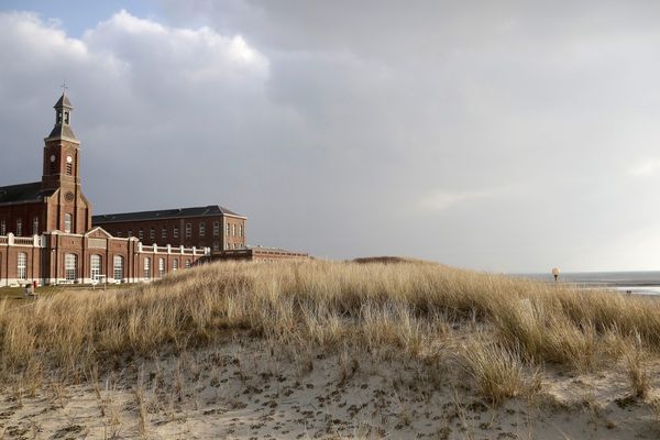 L'hôpital maritime de Berck a été construit en 1869, pour soigner les enfants atteints de scrofule, une maladie d'origine tuberculeuse.