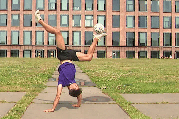 Dans quelques jours, Nolan Cacheux affrontera les stars du Foot freestyle aux Championnats du monde à Prague (République Tchèque).