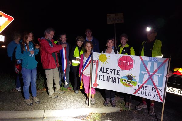 Les opposants à l'autoroute A69 au départ de la marche à Verfeil