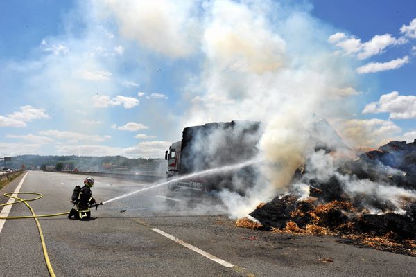 Un camion en feu a entraîné une interruption de la circulation sur l'autoroute A62 entre Toulouse et Bordeaux. Photo d'illustration.