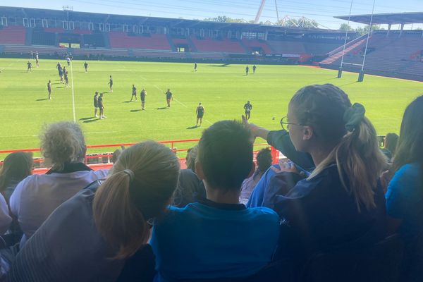 L'entraînement des Rouge et Noir s'est déroulé sous le soleil à Ernest-Wallon.