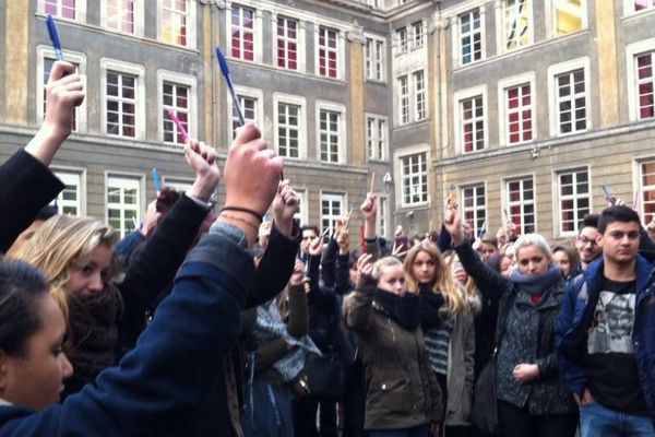 Une minute de silence au lycée Montaigne à Mulhouse