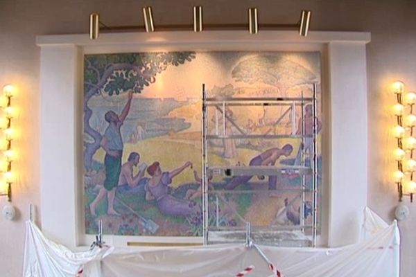 La toile de Signac avait été vandalisée en 2011 lors d'un réveillon solidaire à la mairie. 