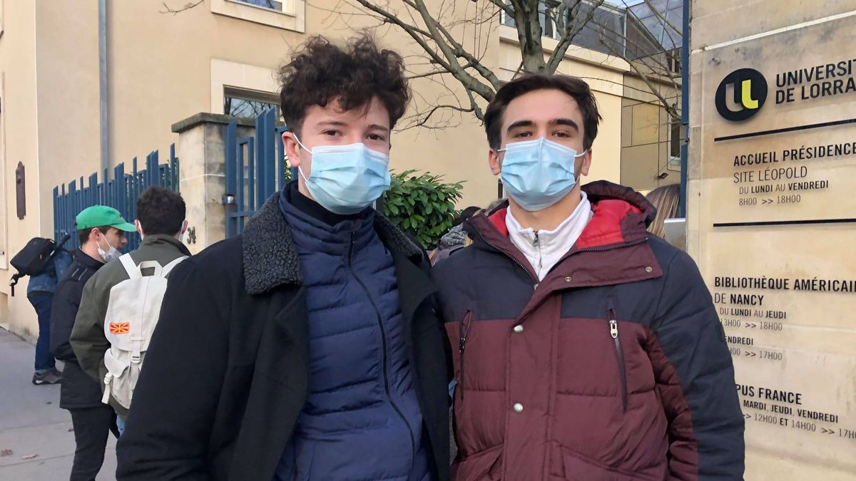 Nancy Les Etudiants Manifestent Devant L Universite De Lorraine Il Faut Ouvrir Les Amphis