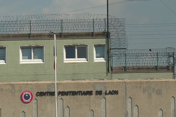 D'après l'Observatoire national des prisons, la maison d'arrêt de la prison de Laon affiche, au 1er janvier 2024, une densité carcérale de plus de 175%.