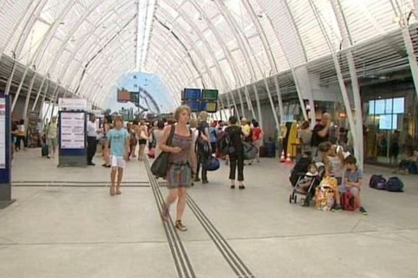 Montpellier - le hall de la gare SNCF Saint-Roch - août 2013.