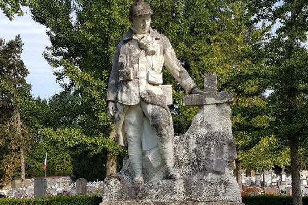 Le Poilu d'Albert Pasche, au cimetière Saint-Claude de Besançon