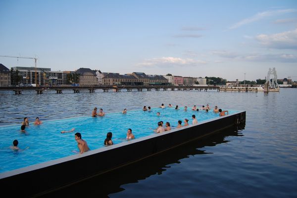 Piscine flottante de Berlin : Le Badeschiff