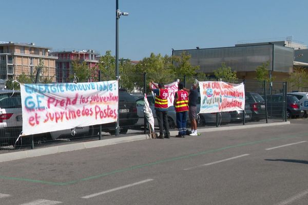 Le piquet de grève est installé depuis le 23 novembre 2020 à Villeurbanne, sur le site de Grid Solutions, l'une des filiales de General Electric menacée de fermeture.