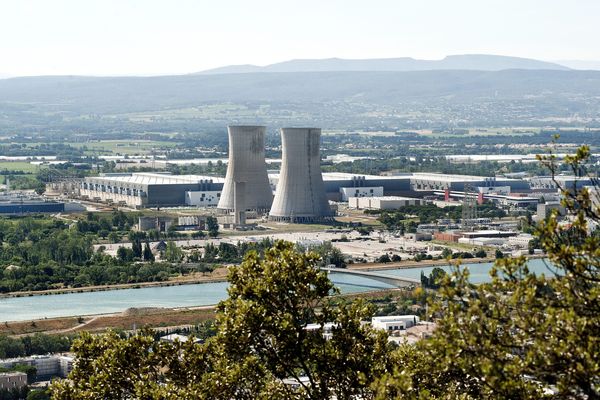 La centrale nucléaire du Tricastin, à Saint-Paul-Trois-Châteaux, dans la Drôme, est classée comme étant la plus dangereuse de France dans le livre "Nucléaire, danger immédiat".