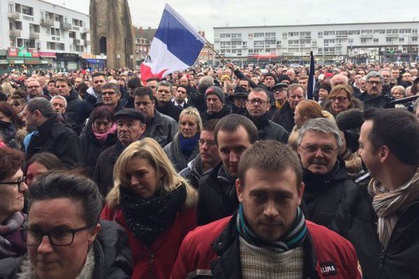 Le cortège s'est élancé à 14h de la place d'Armes à Calais 