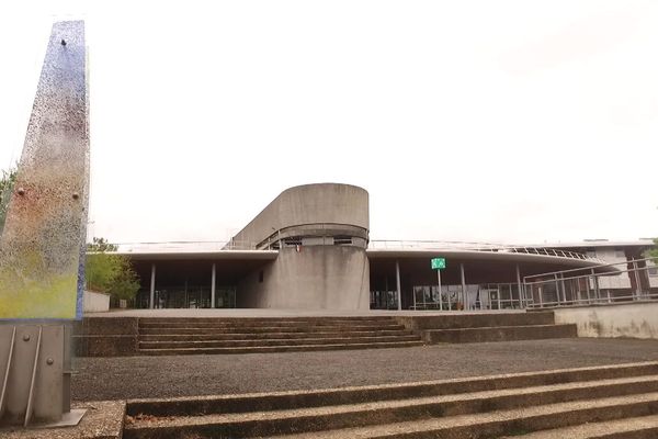 Pas d'intrusion armée au lycée Maryse Bastié de Limoges, mais une formation avec une arme factice... Un moment de panique tout de même ce lundi 22 mars ! (Illustration).