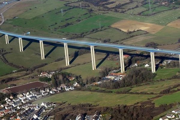 Le viaduc d'Echinghen sur l'A16.