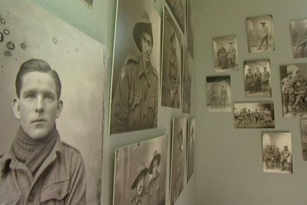 Près de 4000 photos prises par les époux Thuillier, des agriculteurs de Vignacourt (80) devenus photographes le temps de la Grande Guerre, sont visibles dans leur ferme pour ces Journées Australiennes.