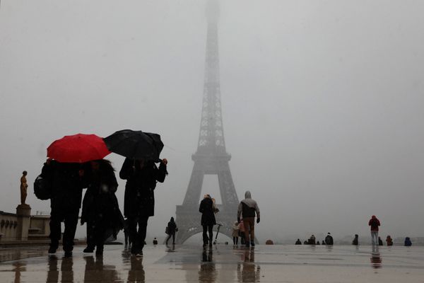 La tour Eiffel a été construite en 1889.