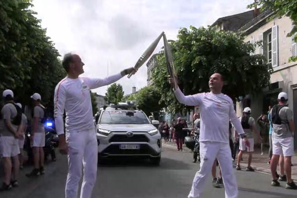 Suivez le relais de la flamme olympique en Charente.